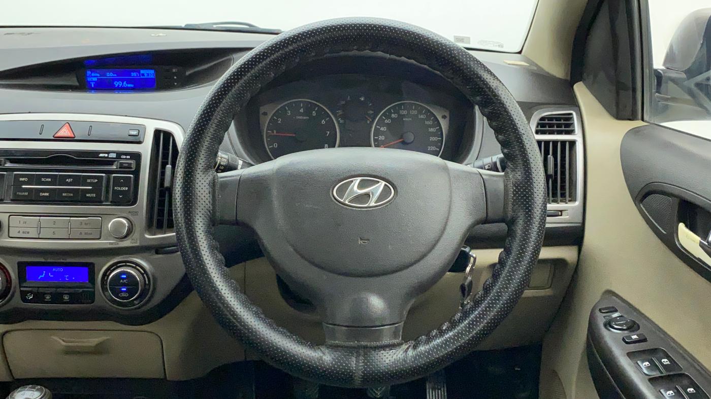 2012 Hyundai i20 MAGNA (O) 1.2, Petrol, Manual, 68,907 km, Steering Wheel Close Up