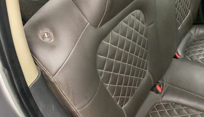 2012 Hyundai i20 MAGNA (O) 1.2, Petrol, Manual, 68,907 km, Second-row right seat - Seat adjuster lever broken but working