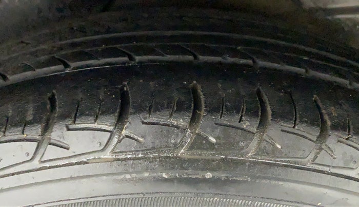 2012 Hyundai i20 MAGNA (O) 1.2, Petrol, Manual, 68,907 km, Left Rear Tyre Tread