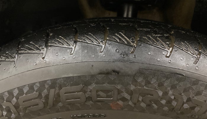 2019 MG HECTOR SHARP 1.5 DCT PETROL DUAL TONE, Petrol, Automatic, 73,696 km, Left Front Tyre Tread