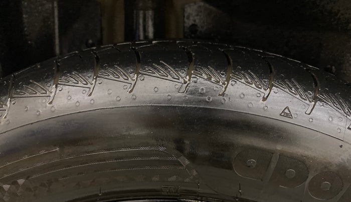 2019 MG HECTOR SHARP 1.5 DCT PETROL DUAL TONE, Petrol, Automatic, 73,696 km, Right Rear Tyre Tread