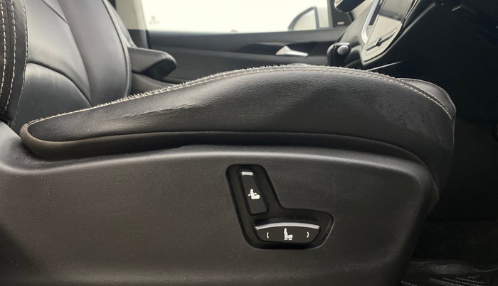 2019 MG HECTOR SHARP 1.5 DCT PETROL DUAL TONE, Petrol, Automatic, 73,696 km, Driver Side Adjustment Panel