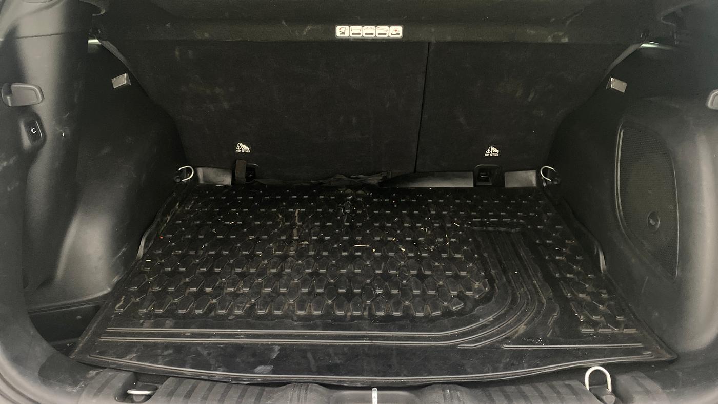 2021 Jeep Compass MODEL S (O) 1.4 PETROL DCT, Petrol, Automatic, 42,012 km, Boot Inside
