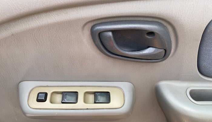 2013 Maruti Alto K10 VXI, Petrol, Manual, 1,23,960 km, Driver Side Door Panels Control