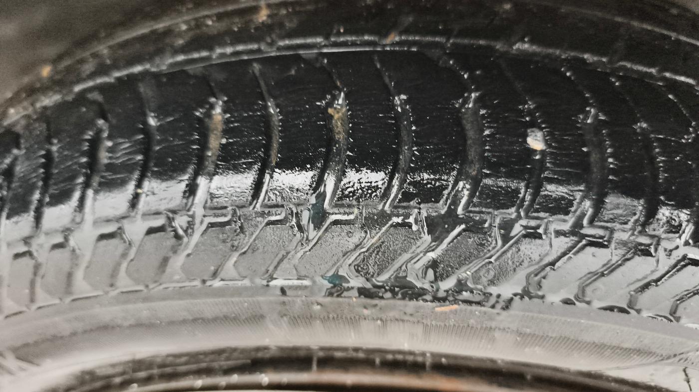 2019 Maruti Alto K10 VXI AMT, Petrol, Automatic, 29,611 km, Left Front Tyre Tread
