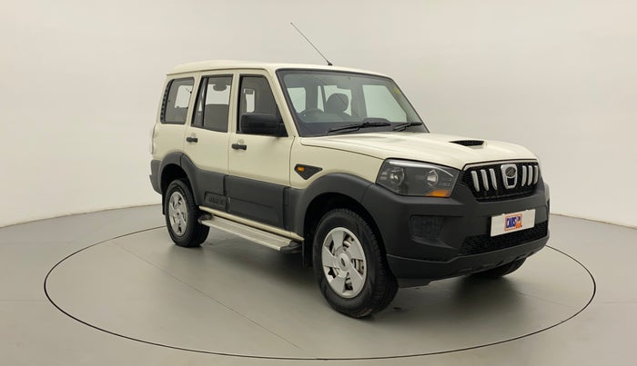 2015 Mahindra Scorpio S4 PLUS, Diesel, Manual, 62,617 km, Right Front Diagonal