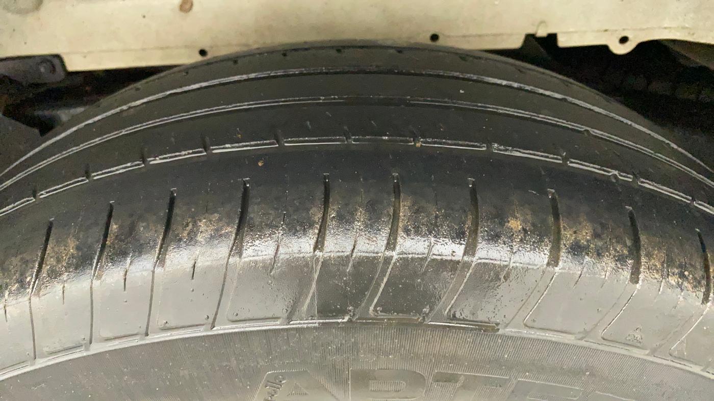 2015 Mahindra Scorpio S4 PLUS, Diesel, Manual, 62,617 km, Left Rear Tyre Tread