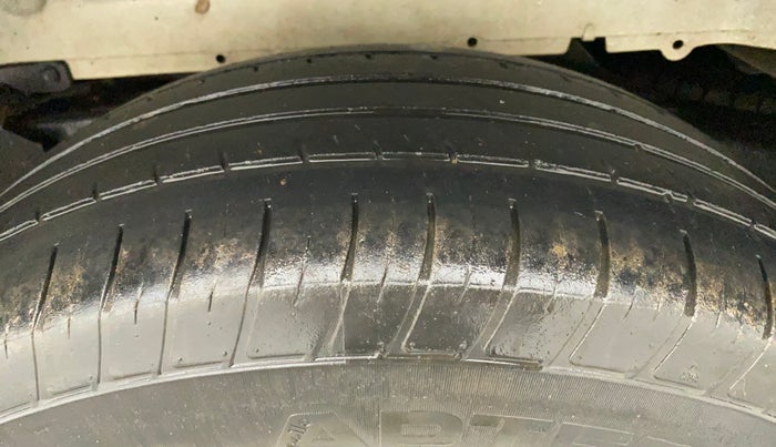 2015 Mahindra Scorpio S4 PLUS, Diesel, Manual, 62,617 km, Left Rear Tyre Tread