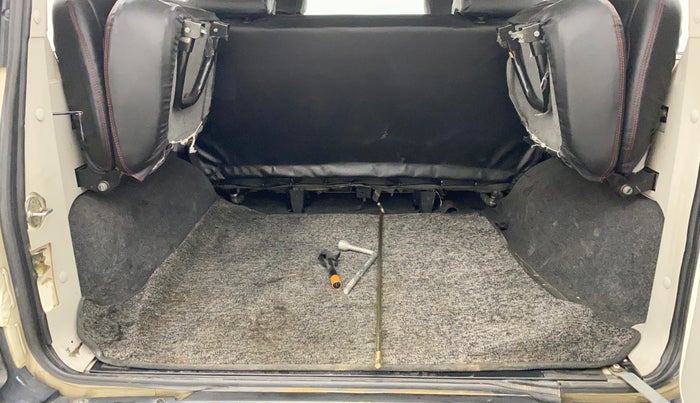 2015 Mahindra Scorpio S4 PLUS, Diesel, Manual, 62,617 km, Boot Inside