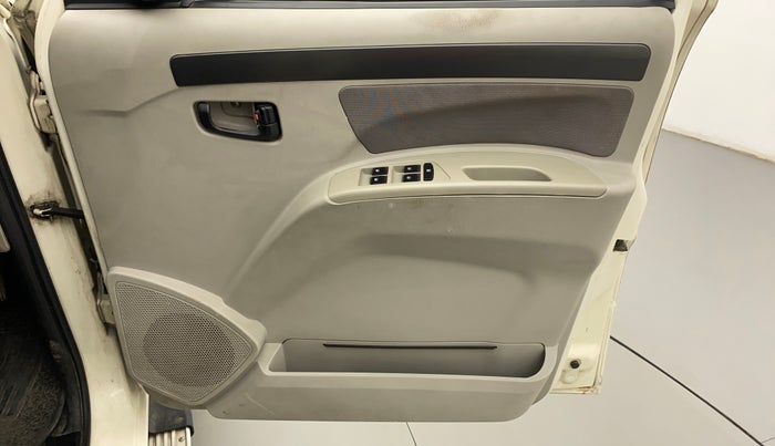 2015 Mahindra Scorpio S4 PLUS, Diesel, Manual, 62,617 km, Driver Side Door Panels Control