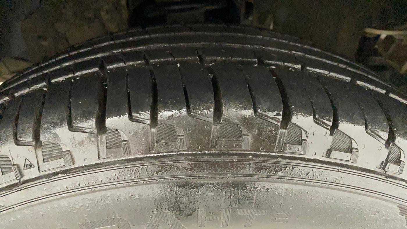 2015 Mahindra Scorpio S4 PLUS, Diesel, Manual, 62,617 km, Right Front Tyre Tread