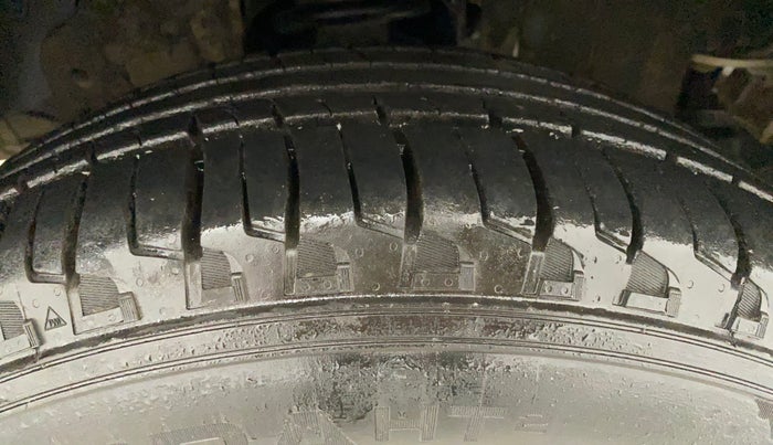 2015 Mahindra Scorpio S4 PLUS, Diesel, Manual, 62,617 km, Right Front Tyre Tread