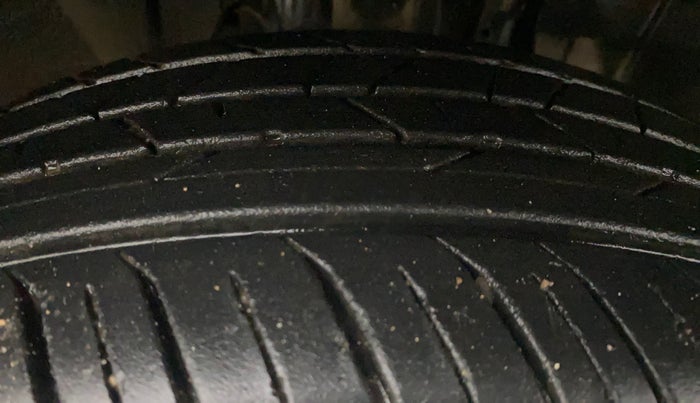 2022 Nissan MAGNITE XV MT, Petrol, Manual, 23,789 km, Right Front Tyre Tread