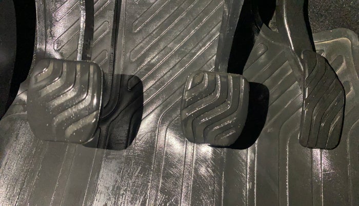 2022 Nissan MAGNITE XV MT, Petrol, Manual, 23,789 km, Pedals