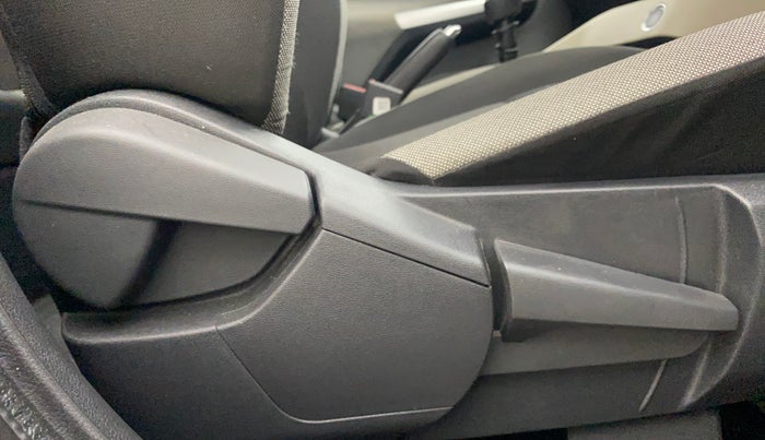 2022 Nissan MAGNITE XV MT, Petrol, Manual, 23,789 km, Driver Side Adjustment Panel