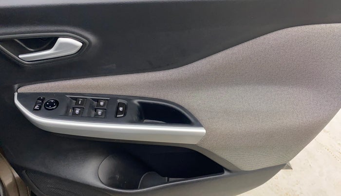 2022 Nissan MAGNITE XV MT, Petrol, Manual, 23,789 km, Driver Side Door Panels Control