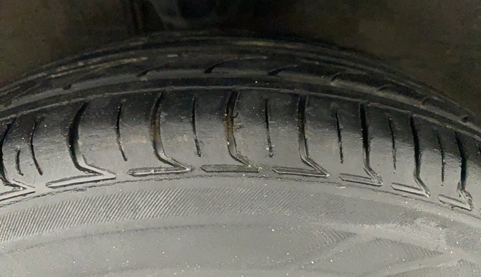 2012 Hyundai i10 MAGNA 1.2, Petrol, Manual, 84,929 km, Left Front Tyre Tread