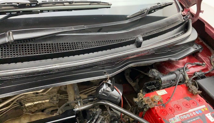 2010 Hyundai i20 MAGNA 1.2, Petrol, Manual, 71,207 km, Bonnet (hood) - Cowl vent panel has minor damage