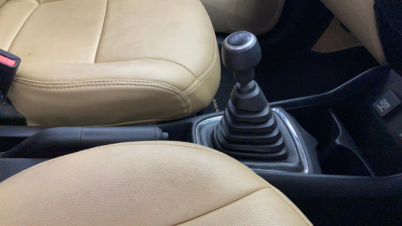 2019 Honda Amaze 1.2L I-VTEC VX, Petrol, Manual, 24,824 km, Gear Lever