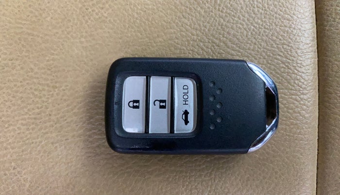 2019 Honda Amaze 1.2L I-VTEC VX, Petrol, Manual, 24,824 km, Key Close Up