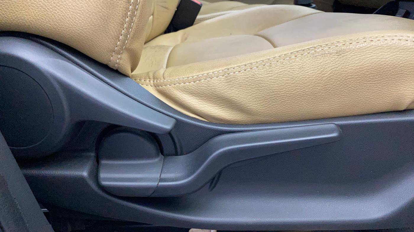 2019 Honda Amaze 1.2L I-VTEC VX, Petrol, Manual, 24,824 km, Driver Side Adjustment Panel