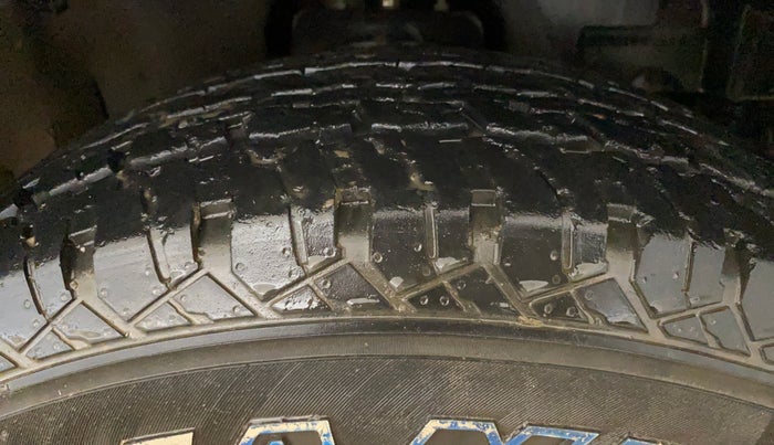 2021 Mahindra Thar LX PETROL HT 4WD AT, Petrol, Automatic, 32,443 km, Right Front Tyre Tread