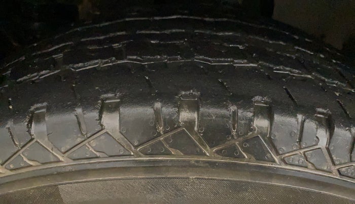 2021 Mahindra Thar LX PETROL HT 4WD AT, Petrol, Automatic, 32,443 km, Left Front Tyre Tread