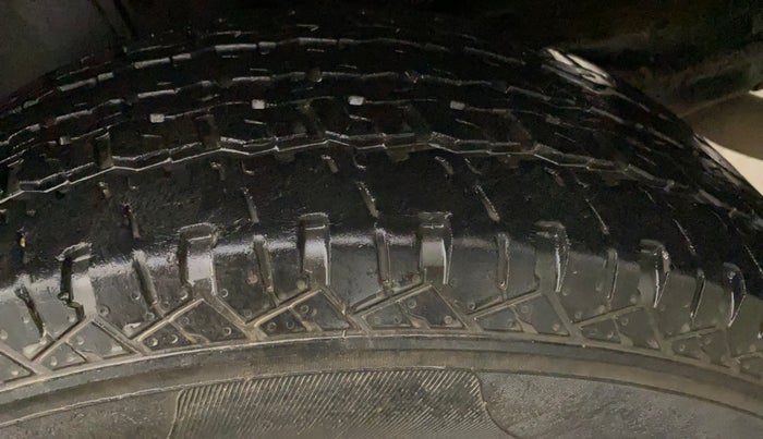 2021 Mahindra Thar LX PETROL HT 4WD AT, Petrol, Automatic, 32,443 km, Left Rear Tyre Tread