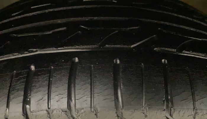 2018 Honda Amaze 1.2L I-VTEC S, Petrol, Manual, 41,380 km, Left Front Tyre Tread