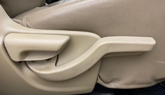 2018 Honda Amaze 1.2L I-VTEC S, Petrol, Manual, 41,380 km, Driver Side Adjustment Panel