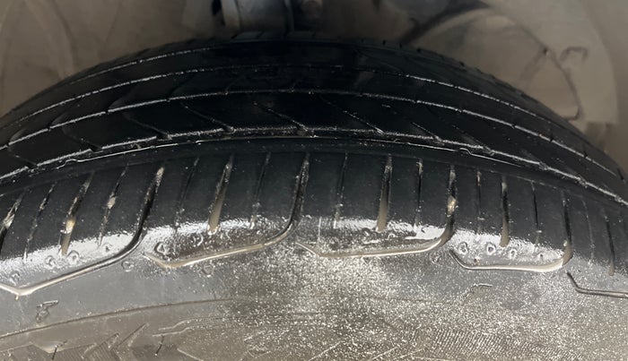 2022 Maruti Baleno ALPHA 1.2 AGS, Petrol, Automatic, 38,945 km, Right Front Tyre Tread