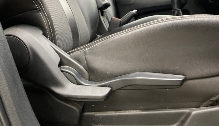 2021 Maruti XL6 ZETA MT, Petrol, Manual, 31,831 km, Driver Side Adjustment Panel