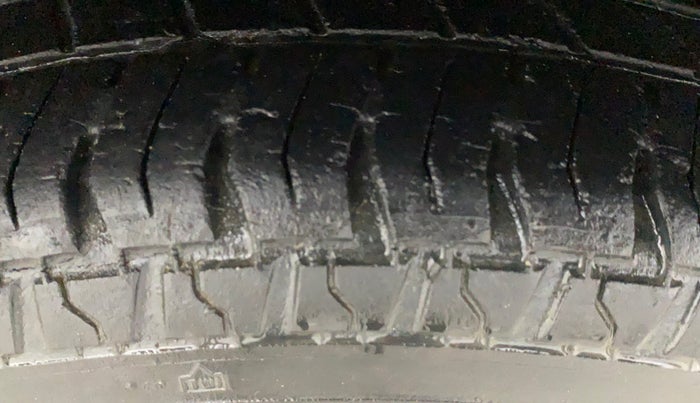 2018 Maruti Alto 800 VXI O, Petrol, Manual, 24,088 km, Right Front Tyre Tread