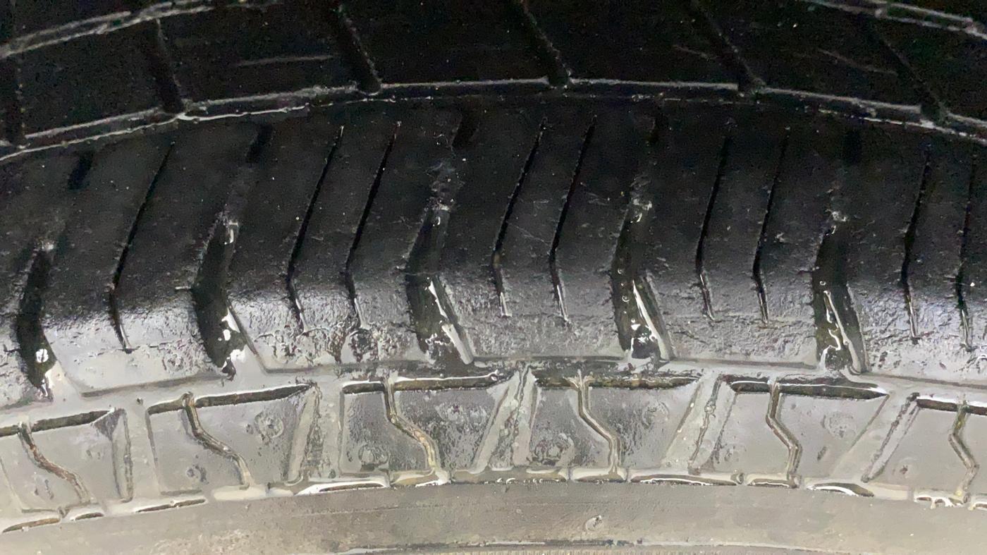 2018 Maruti Alto 800 VXI O, Petrol, Manual, 24,088 km, Right Rear Tyre Tread