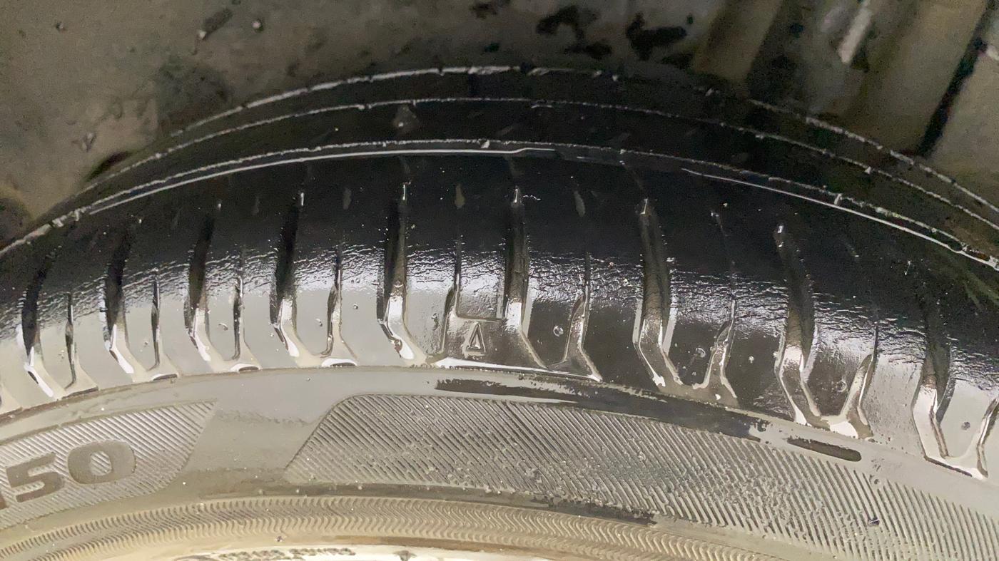 2019 Maruti Dzire ZXI AMT, Petrol, Automatic, 97,583 km, Left Rear Tyre Tread