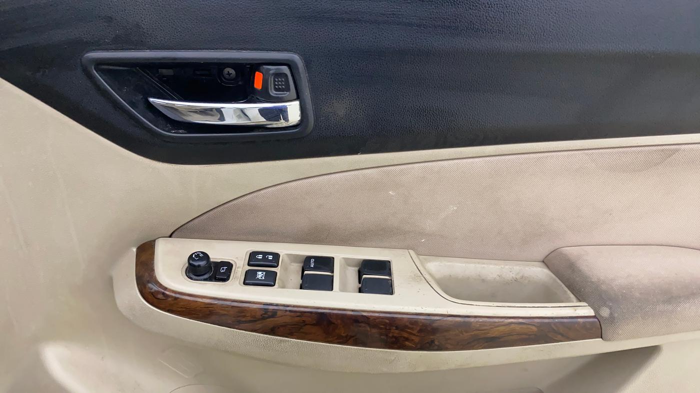 2019 Maruti Dzire ZXI AMT, Petrol, Automatic, 97,583 km, Driver Side Door Panels Control
