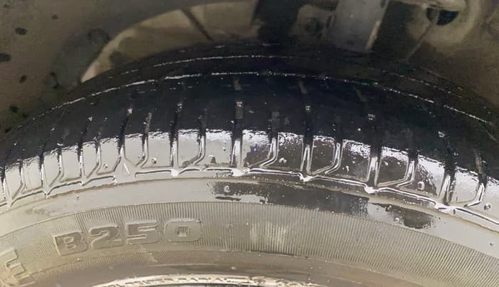 2019 Maruti Dzire ZXI AMT, Petrol, Automatic, 97,583 km, Left Front Tyre Tread