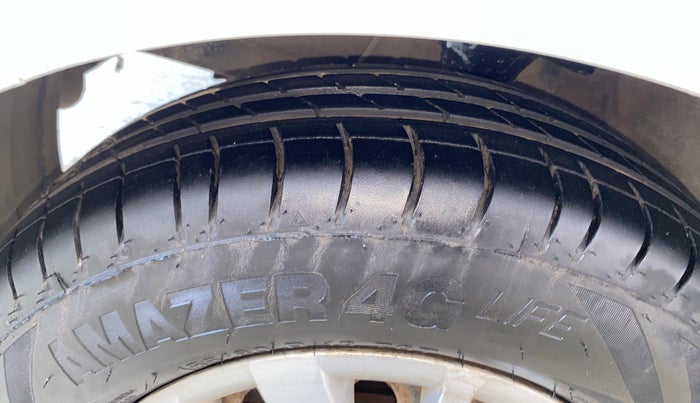 2014 Hyundai i10 SPORTZ 1.1, Petrol, Manual, 96,969 km, Left Front Tyre Tread