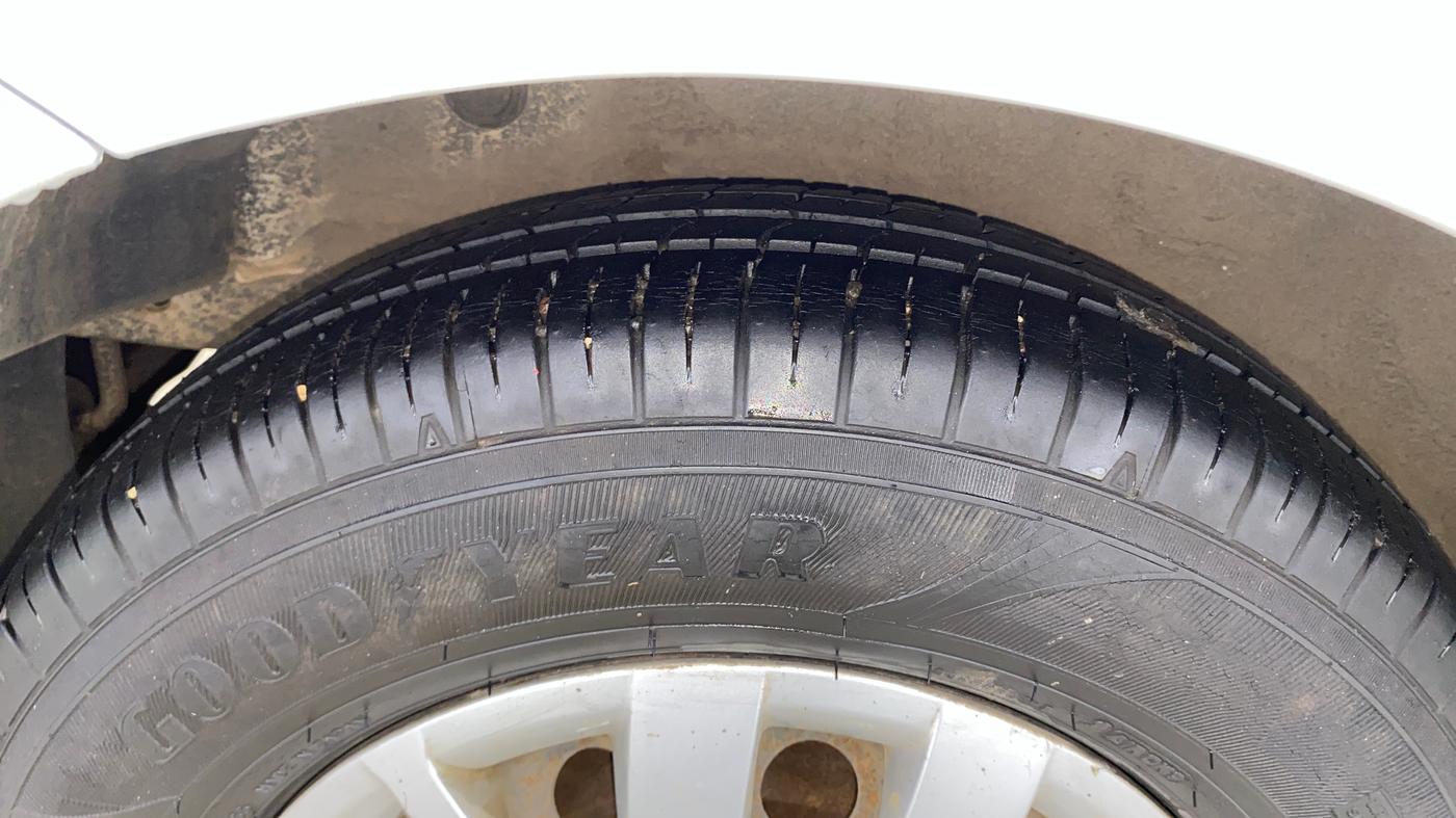2014 Hyundai i10 SPORTZ 1.1, Petrol, Manual, 96,933 km, Right Rear Tyre Tread