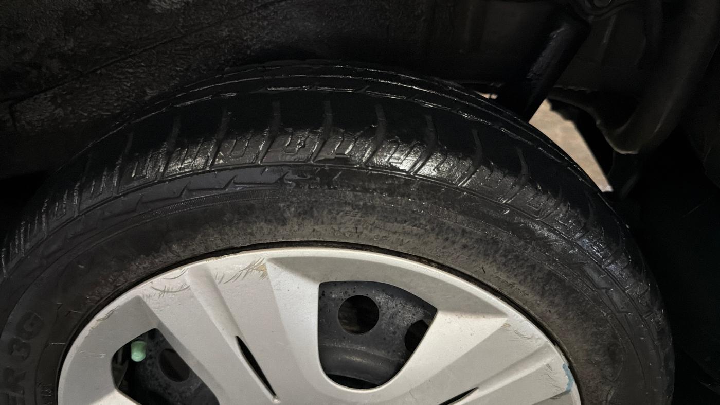 2017 Maruti Wagon R 1.0 VXI, Petrol, Manual, 28,201 km, Left Rear Tyre Tread