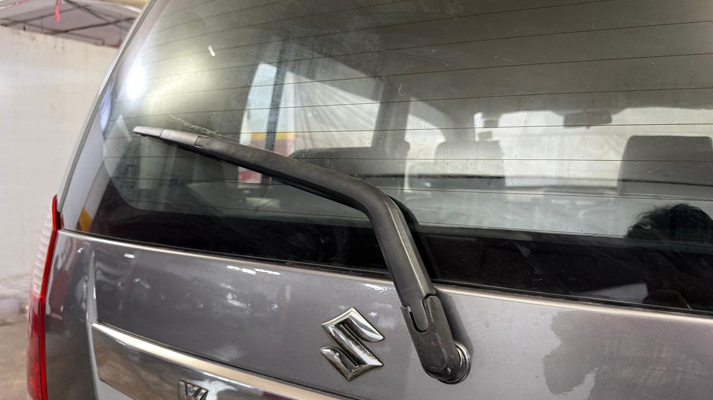 2017 Maruti Wagon R 1.0 VXI, Petrol, Manual, 28,201 km, Rear Wiper