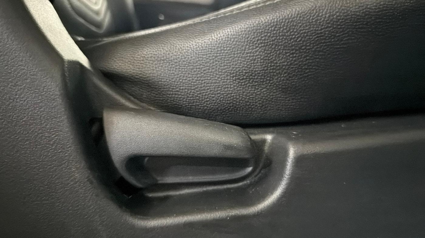 2017 Maruti Wagon R 1.0 VXI, Petrol, Manual, 28,201 km, Driver Side Adjustment Panel