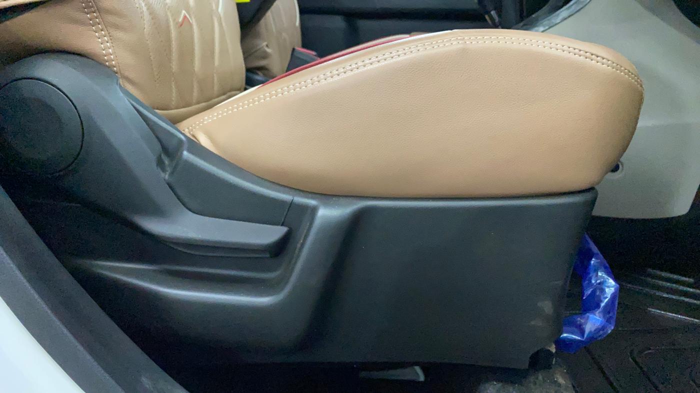2025 Maruti New Wagon-R ZXI PLUS 1.2 AMT, Petrol, Automatic, 1,943 km, Driver Side Adjustment Panel