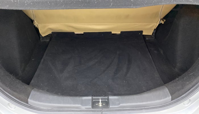 2018 Honda Jazz 1.2 V MT, Petrol, Manual, 56,854 km, Boot Inside