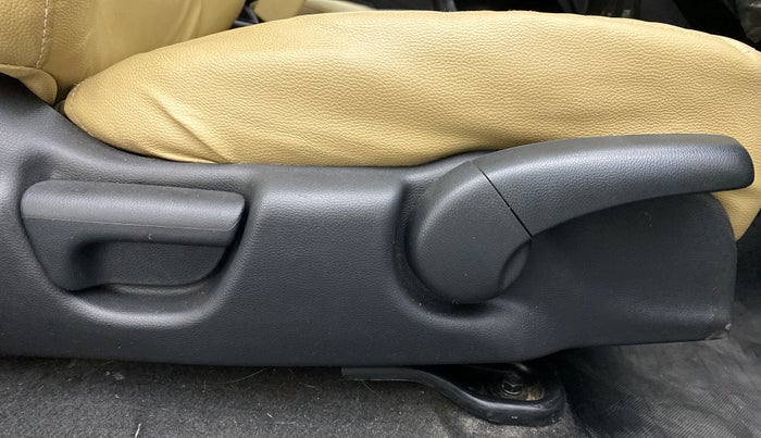 2018 Honda Jazz 1.2 V MT, Petrol, Manual, 56,854 km, Driver Side Adjustment Panel