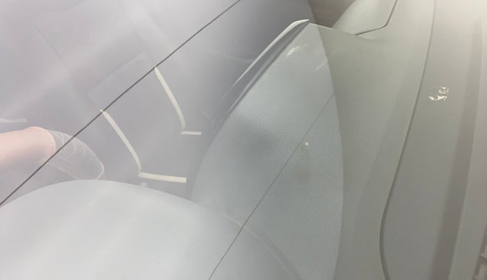 2016 Renault Kwid RXT 1.0 AMT, Petrol, Automatic, 42,928 km, Front windshield - Minor spot on windshield