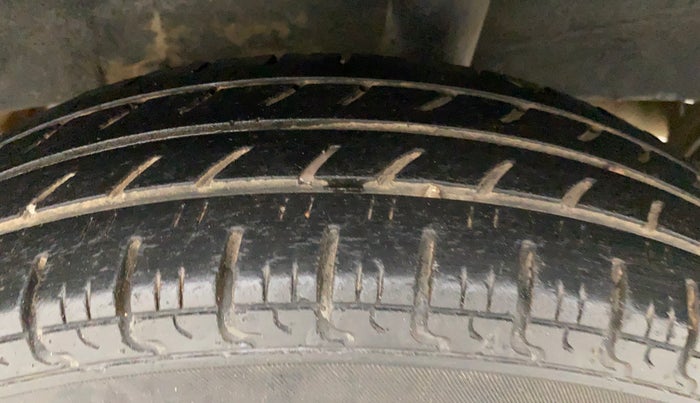 2016 Renault Kwid RXT 1.0 AMT, Petrol, Automatic, 42,928 km, Left Rear Tyre Tread