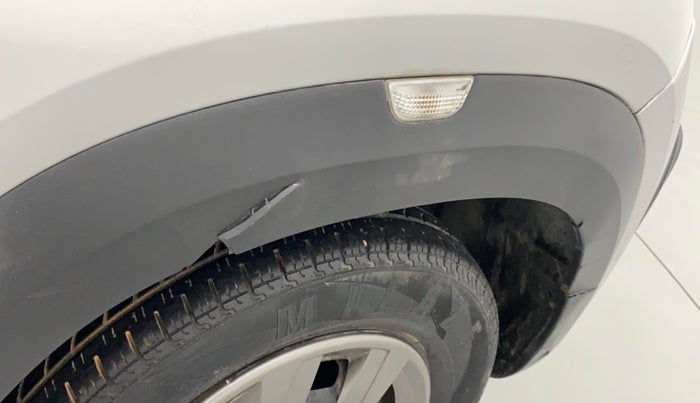 2016 Renault Kwid RXT 1.0 AMT, Petrol, Automatic, 42,928 km, Right fender - Cladding has minor damage