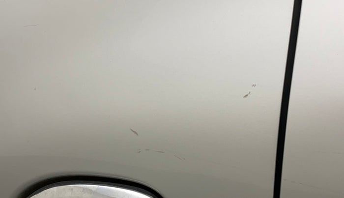 2016 Renault Kwid RXT 1.0 AMT, Petrol, Automatic, 42,928 km, Rear left door - Minor scratches