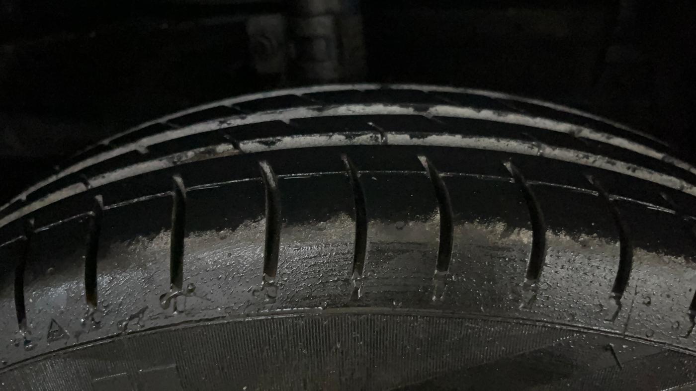 2014 Maruti Swift Dzire VXI, Petrol, Manual, 47,641 km, Right Front Tyre Tread